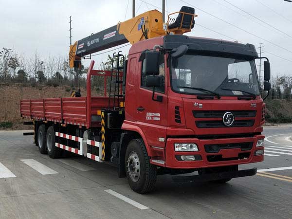 駿通牌JF5251JSQSX12隨車起重運(yùn)輸車