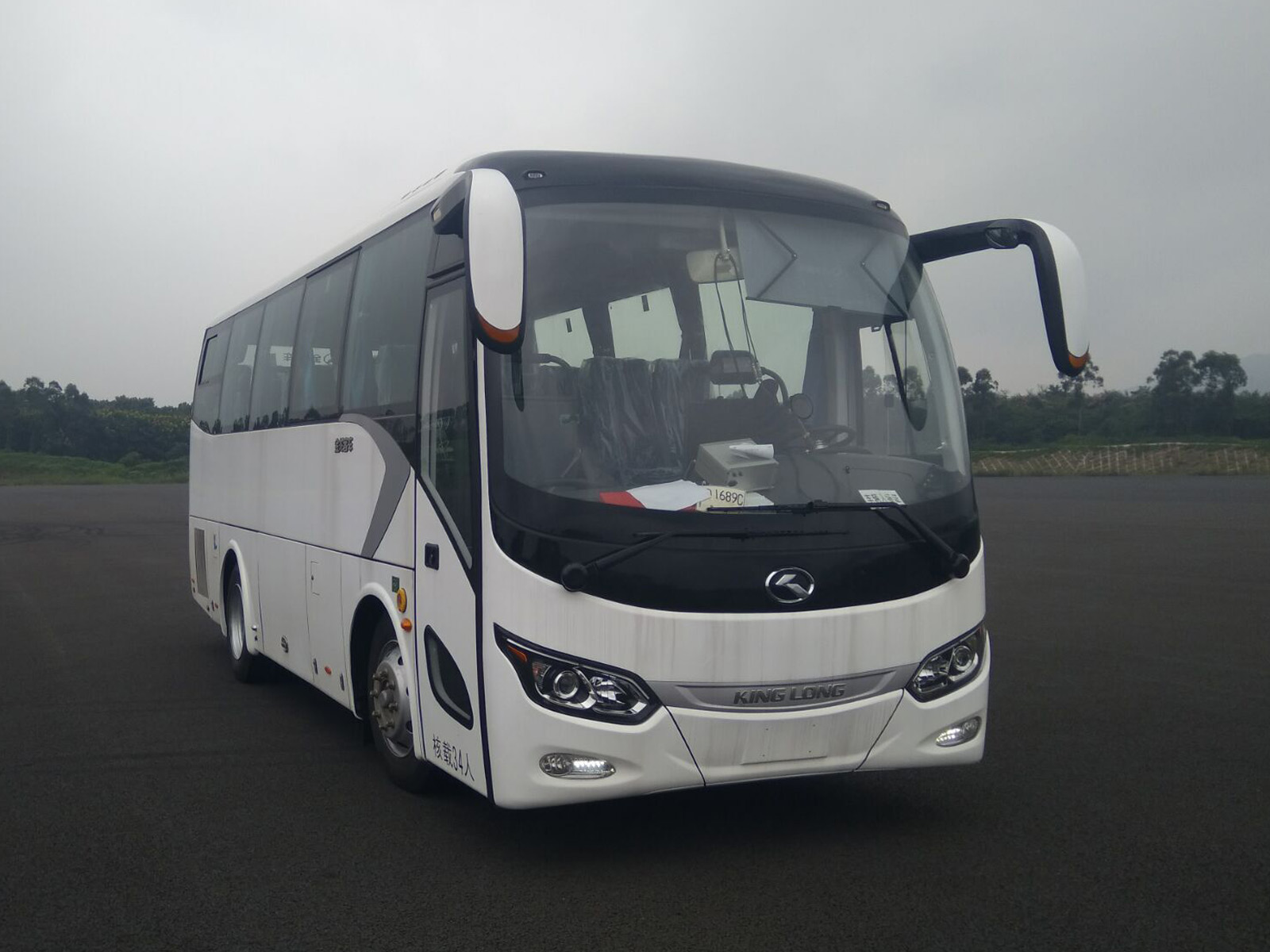 第8批次XMQ6821CYD5D客车