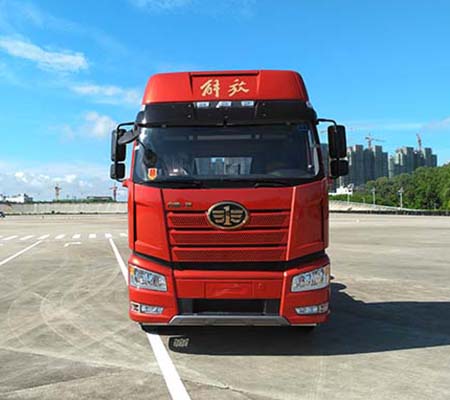 第14批次CA4250P66K25T1E6平頭柴油半掛牽引汽車