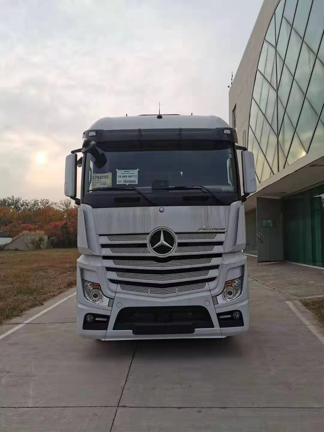 第17批次Actros 2651 6X4半掛牽引車