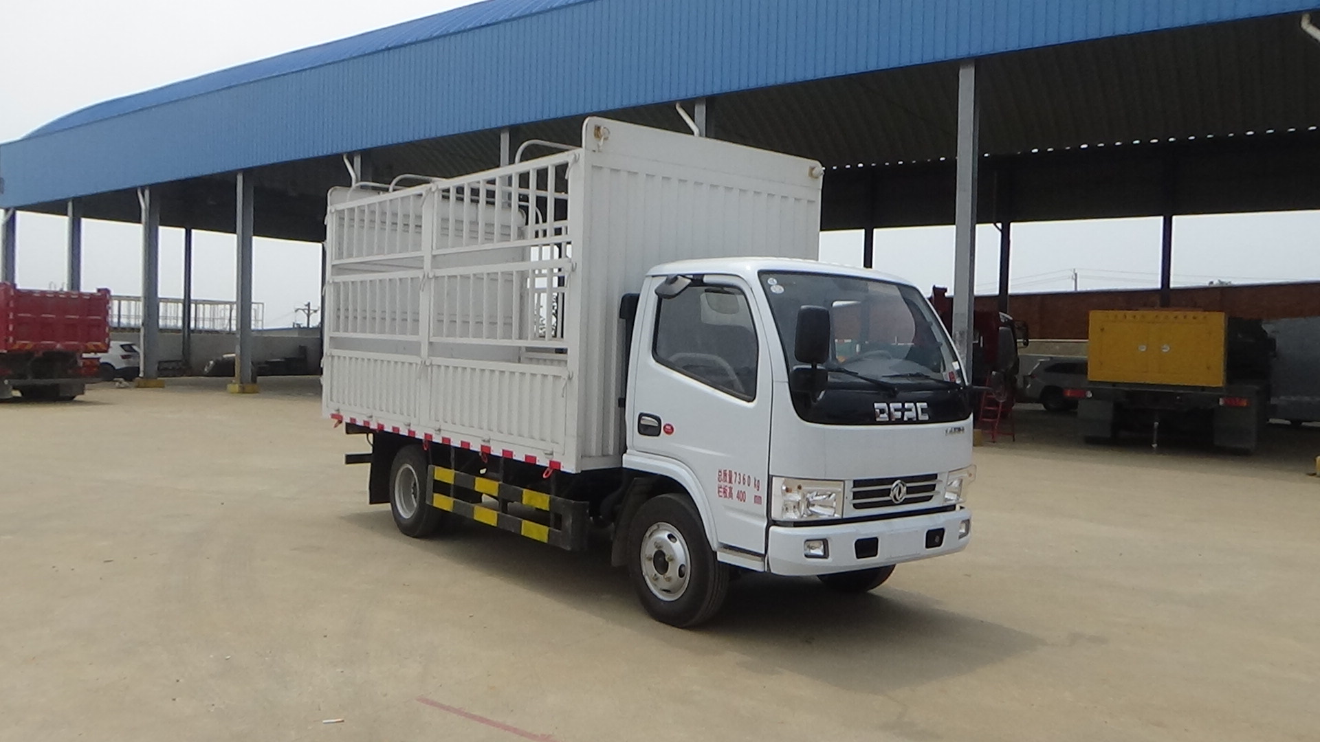 第12批次EQ5070CCY7BDFAC倉(cāng)柵式運(yùn)輸車(chē)