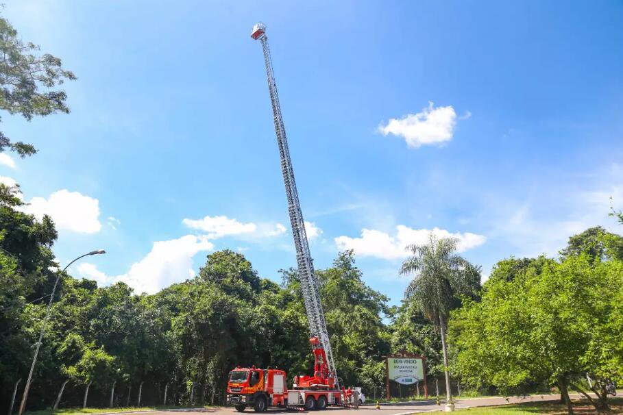 巴西最高云梯消防车交付大坎普市