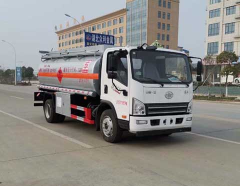 專威牌HTW5120GJYCAC6加油車