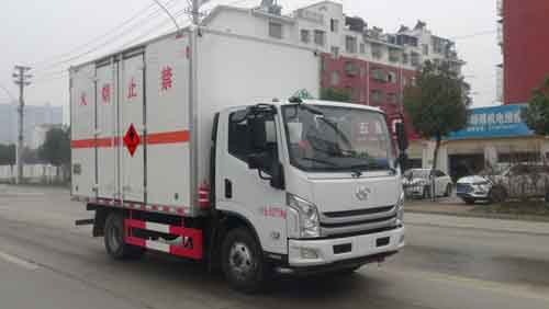 華通牌HCQ5080XRYSH6易燃液體廂式運(yùn)輸車