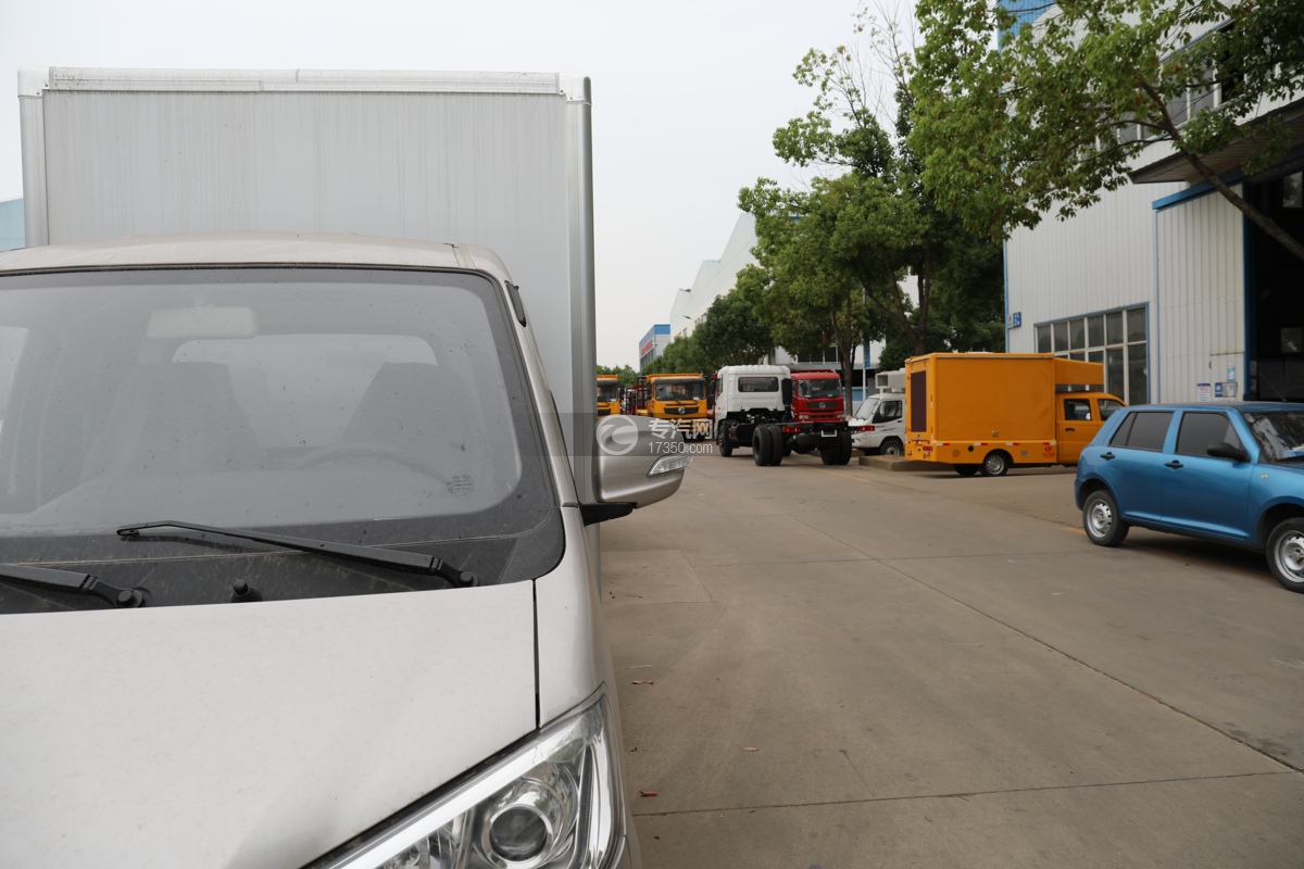 重庆长安跨越王X1国六2.54米冷藏车左后视镜