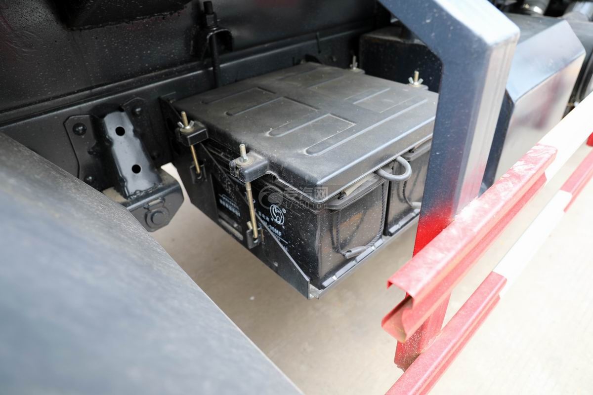 凯马K6压缩式垃圾车蓄电池