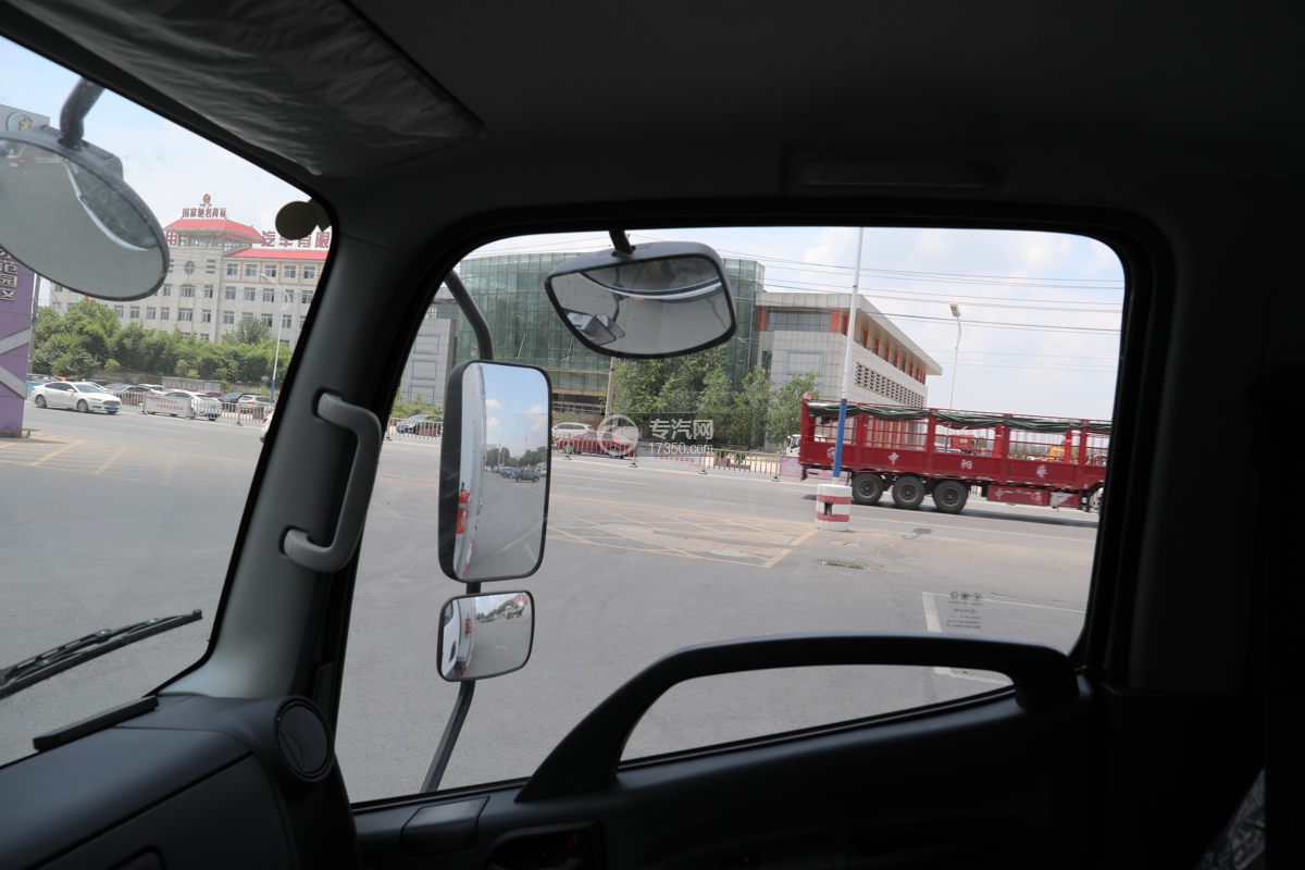 解放虎VH国五5.15米危险品厢式运输车扶手