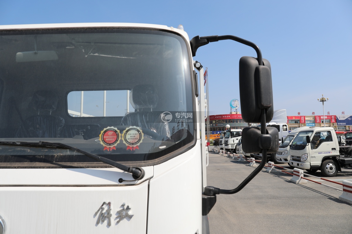 解放虎VH国五5.1米气瓶运输车左后视镜