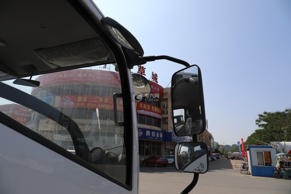解放虎VH国五5.1米气瓶运输车地视镜