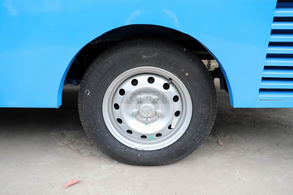 福田祥菱单排国六LED广告宣传车（蓝色）轮胎