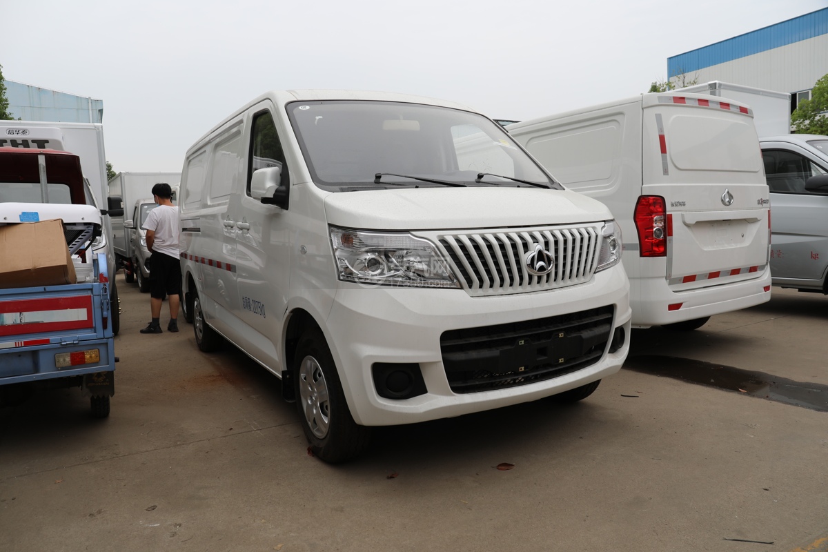 河北长安睿行M80国六面包冷藏车