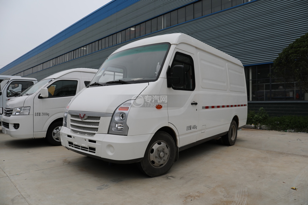 五菱国五面包冷藏车