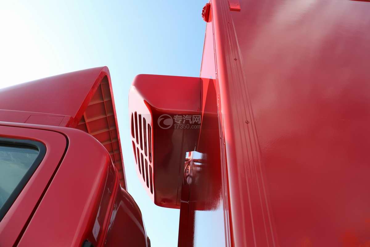 大运祥龙3300轴距国五4.05米冷藏车(红色厢体)冷藏机组