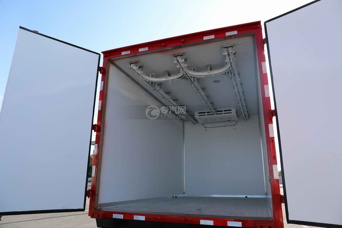 大运祥龙3300轴距国五4.05米冷藏车(红色厢体)厢体构造