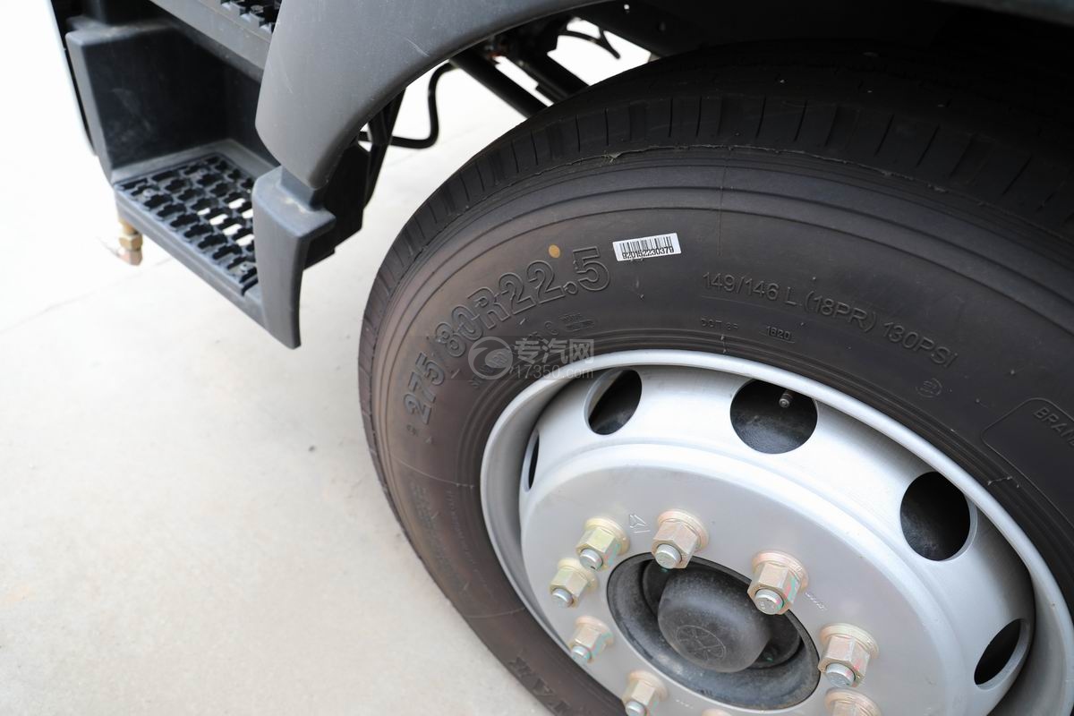 重汽豪沃G5X国六洗扫车轮胎规格
