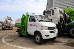 东风小康国六自装卸式垃圾车图片