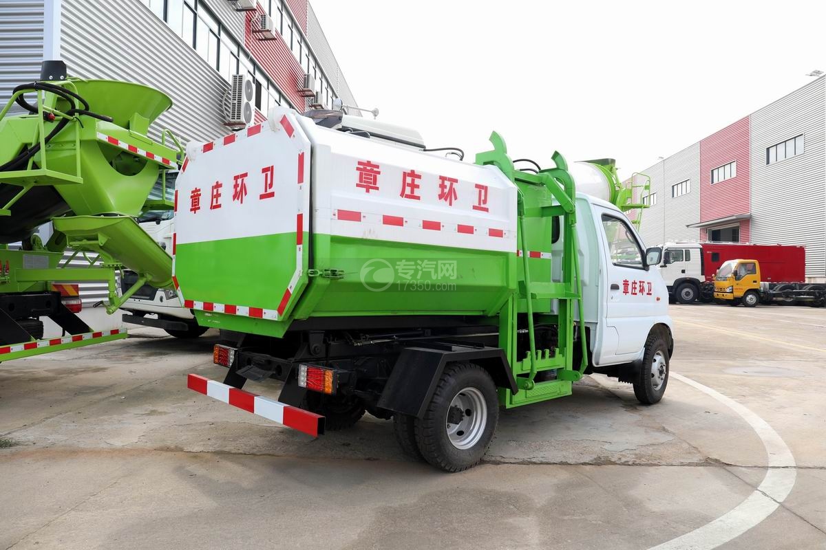 东风小康国六自装卸式垃圾车侧后方图