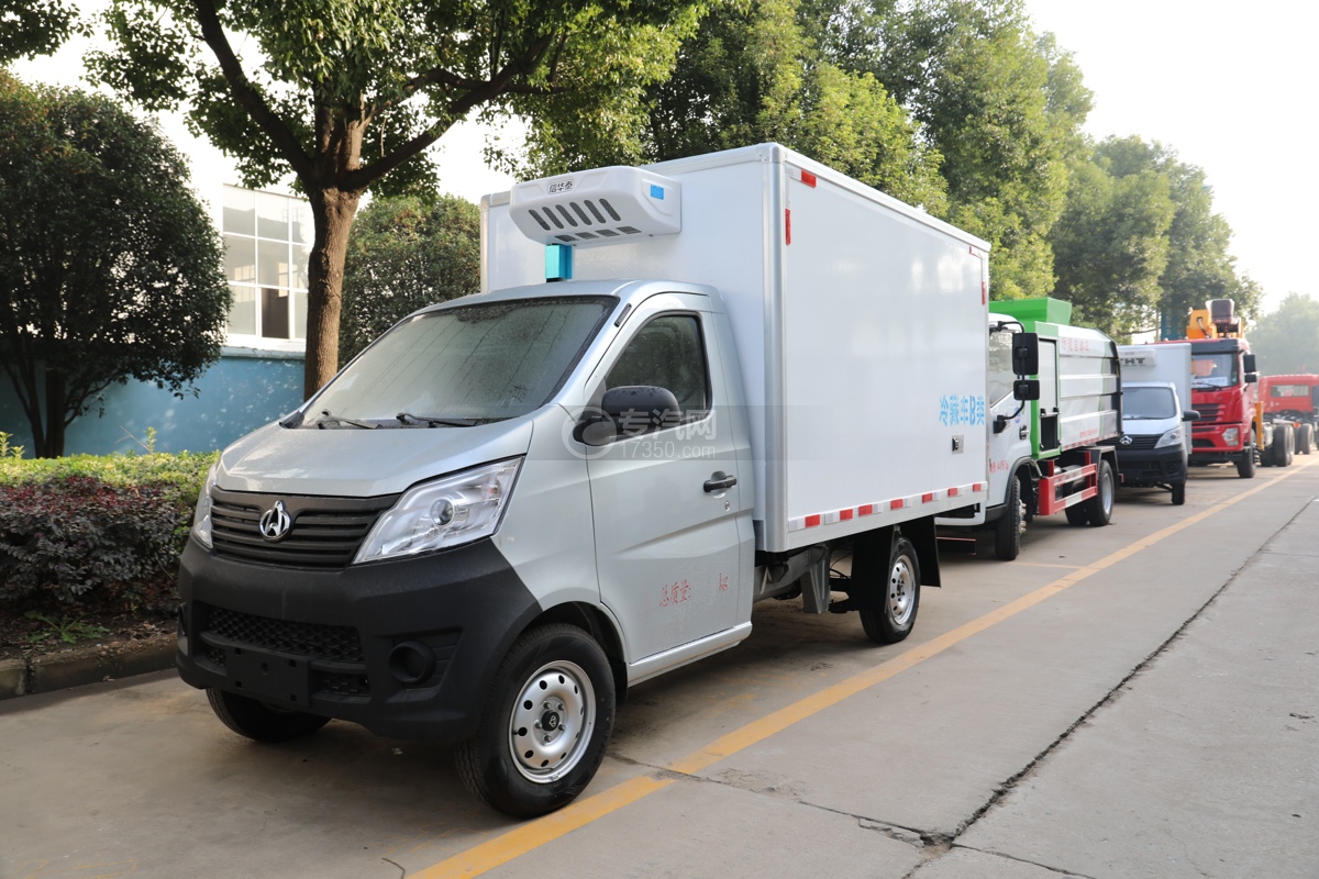 长安星卡国六2.9米冷藏车
