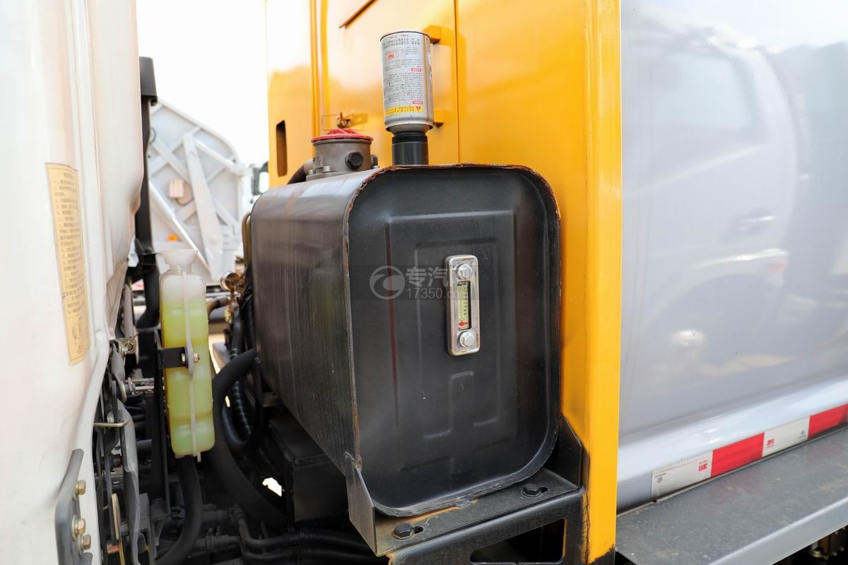凯马K6自装卸式垃圾车液压油箱