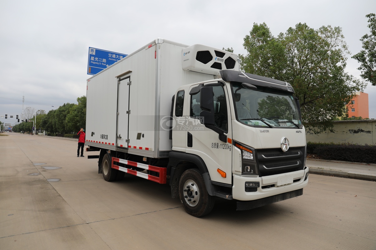 大运祥龙排半国六5.2米冷藏车