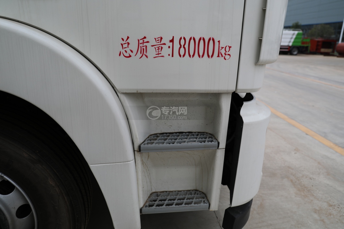 东风锦程V6国六6.8米易燃气体厢式运输车门标识