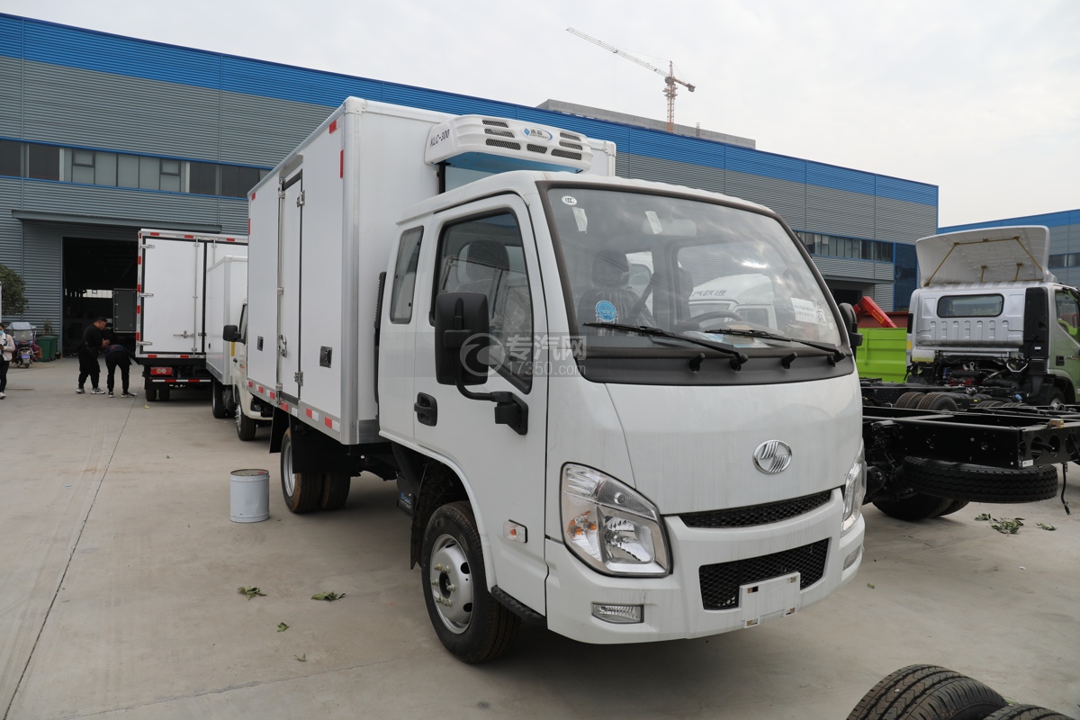 跃进小福星排半国六3.55米冷藏车