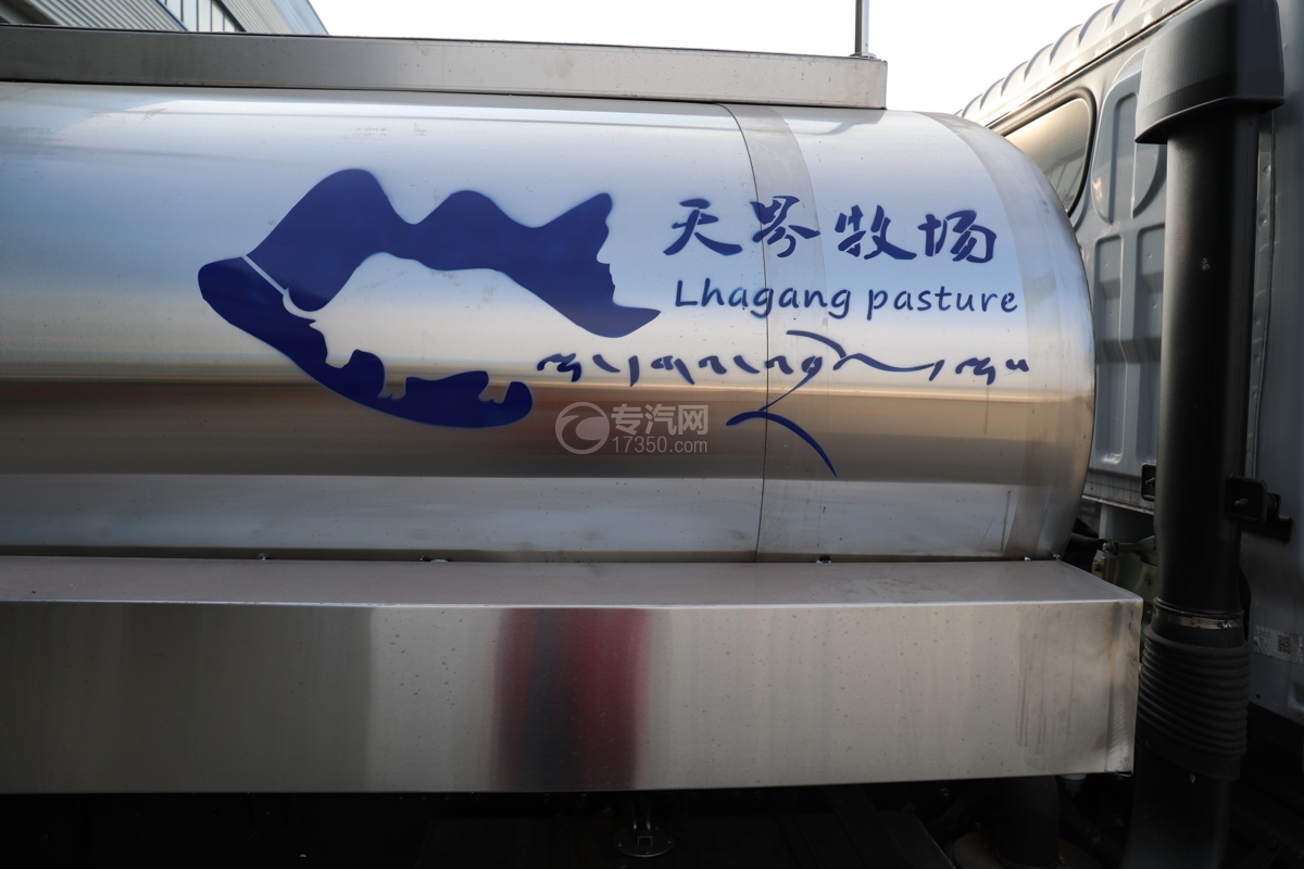 东风小多利卡国五3.39方鲜奶运输车罐体
