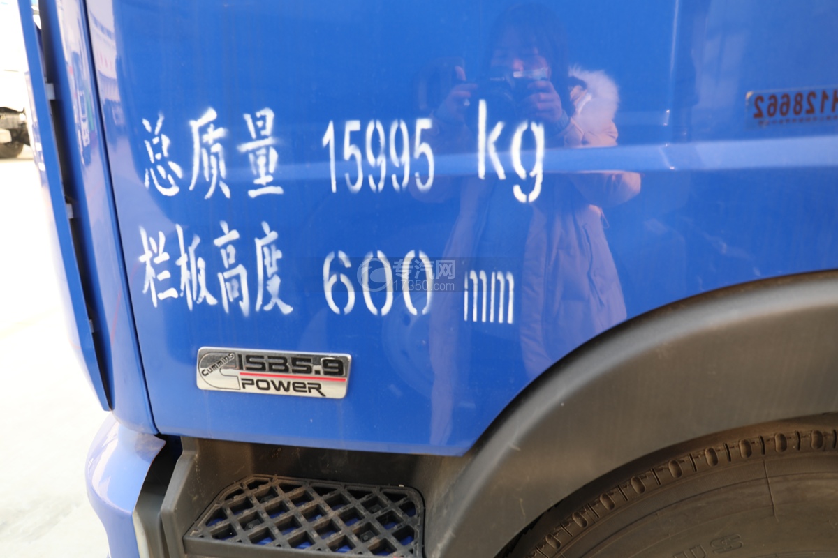 东风多利卡D9国五6.75米气瓶运输车（栏板式）门标识