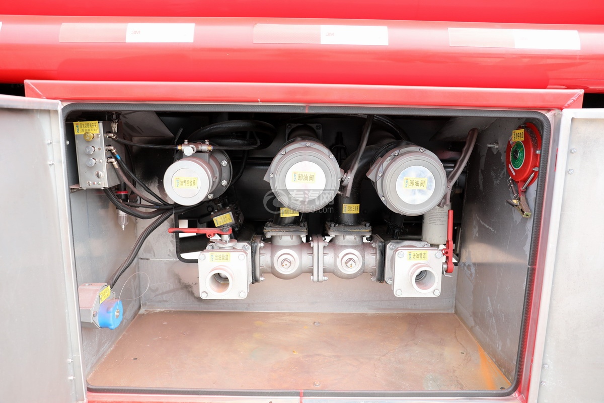 解放J6L单桥国五14.7方加油车(红色)卸料装置