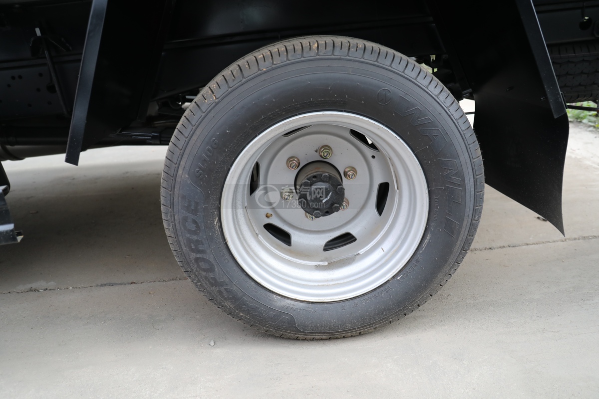 跃进福运S80国六3.26米冷藏车轮胎