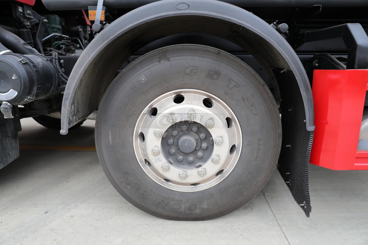解放J6L小三轴国六腐蚀性物品罐式运输车轮胎