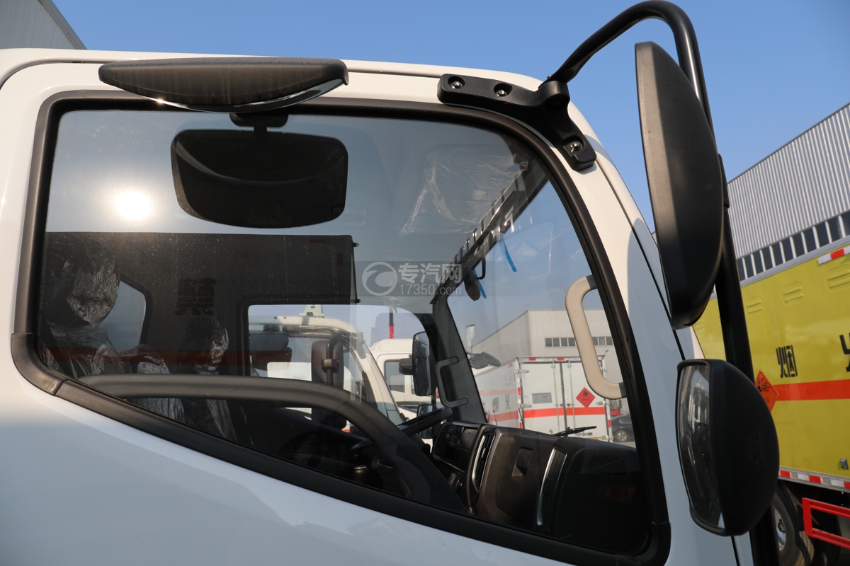 福田欧马可S1国六4.1米毒性和感染性物品厢式运输车地视镜