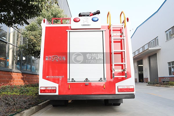 东风多利卡D7双排国六5方水罐消防车正后方图