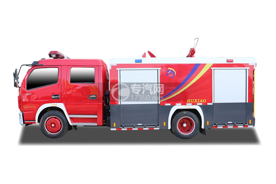 东风多利卡D7双排国五4方水罐消防车侧面图
