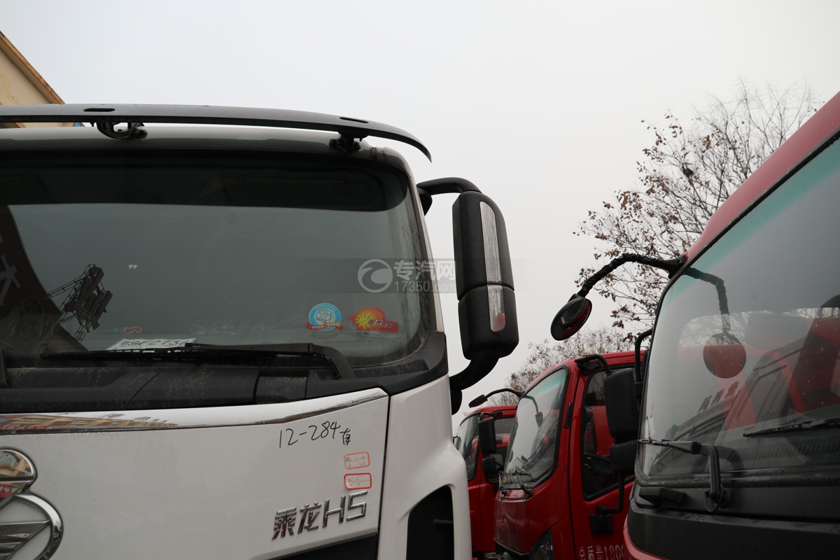 东风柳汽乘龙H5小三轴国六17.7方供液车左后视镜