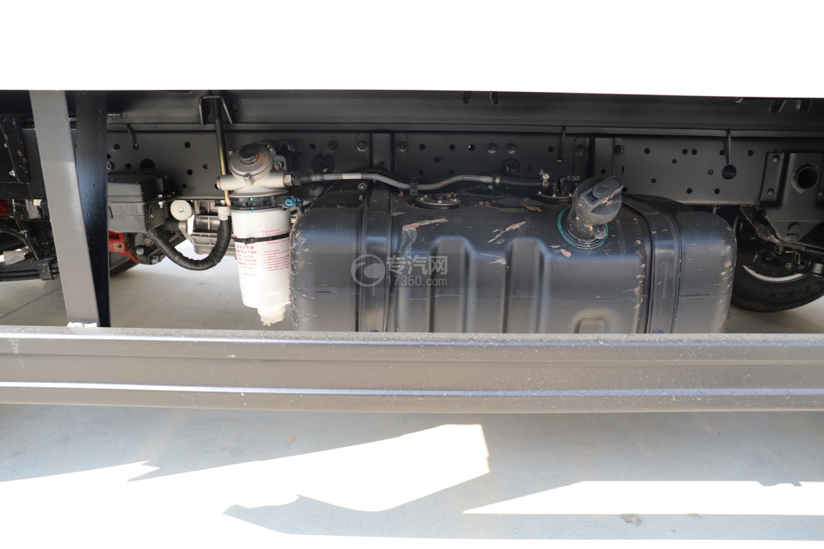 跃进福运S80国五3.55米冷藏车油箱