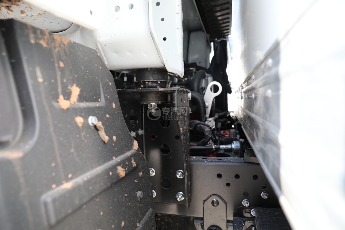 跃进福运S80国五3.55米冷藏车发动机