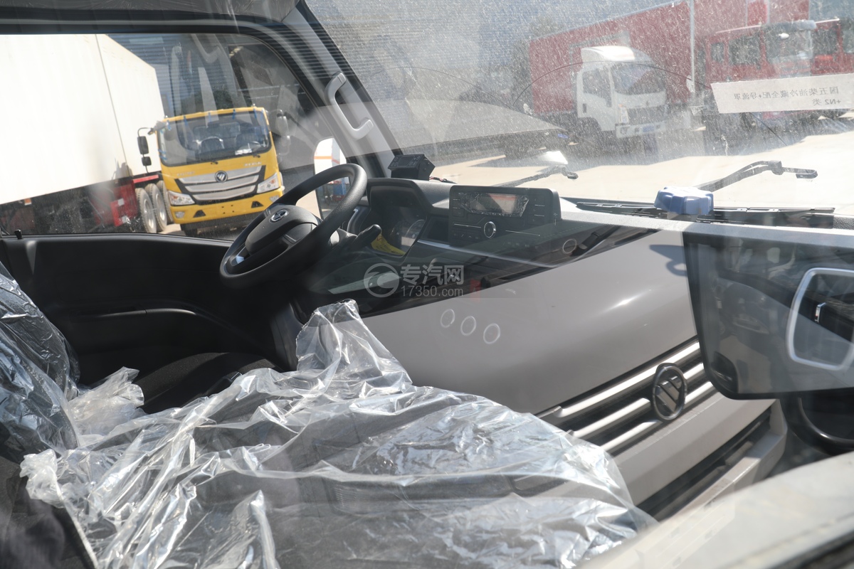 跃进福运S80国五3.55米冷藏车驾驶室