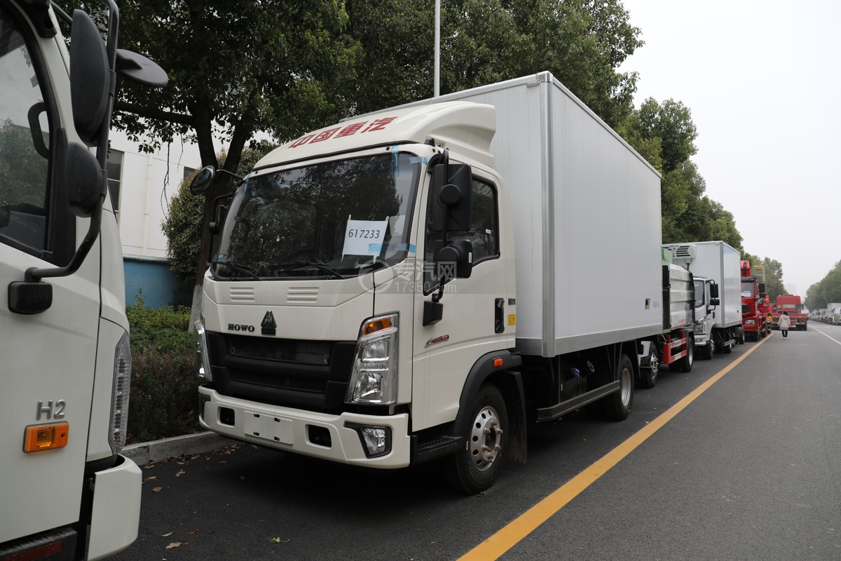 重汽HOWO悍将国六4.1米冷藏车