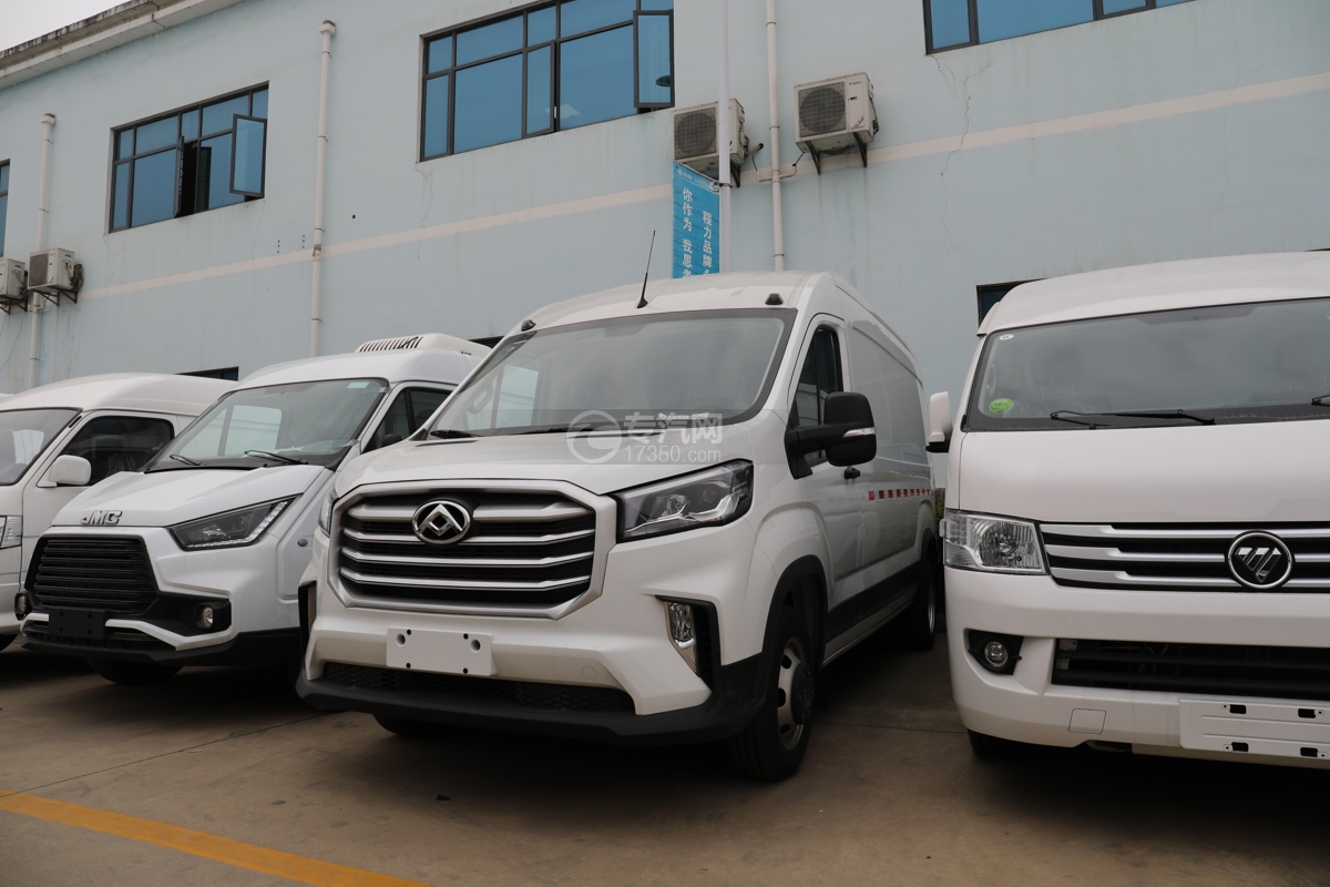 上汽大通V90国六2.49米面包冷藏车