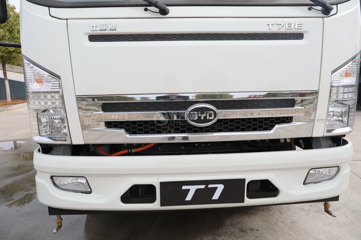 比亚迪T7纯电动护栏清洗车进气格栅