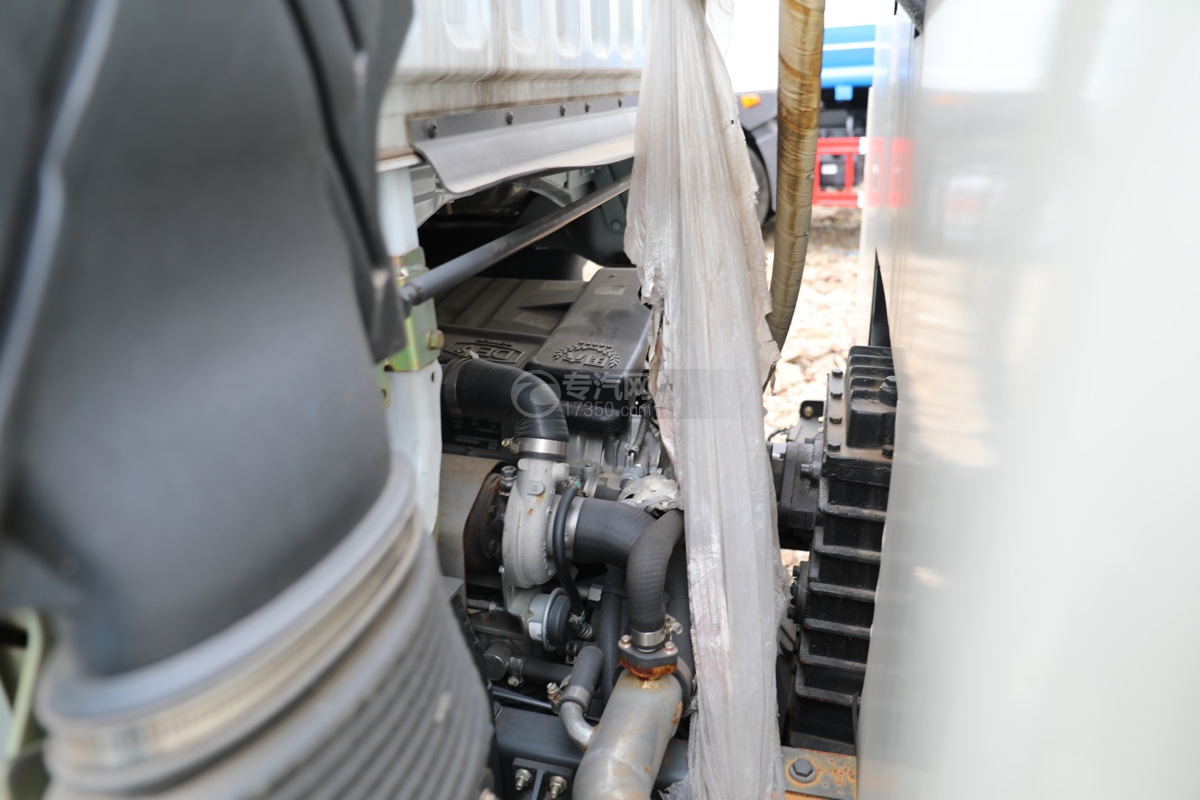 東風福瑞卡F6國六3.36方高壓清洗車發動機