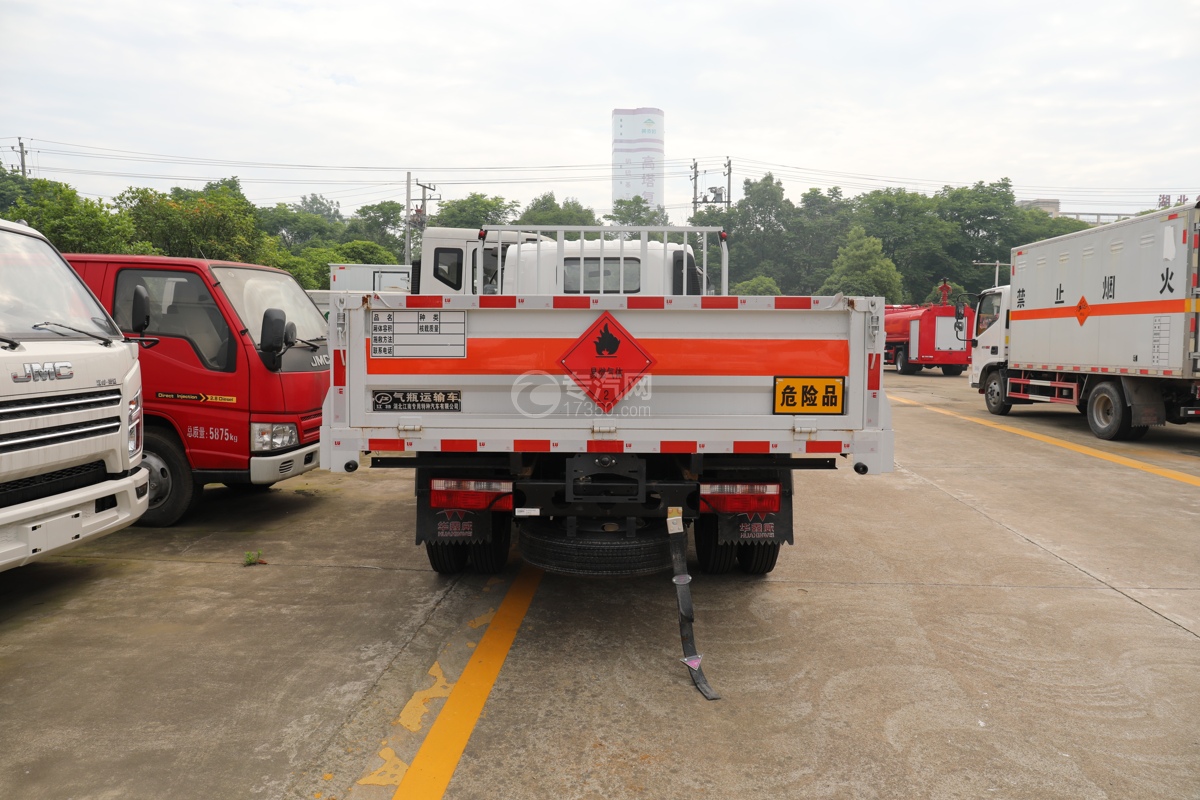 解放虎VN国六4.15米气瓶运输车（栏板式）车尾图
