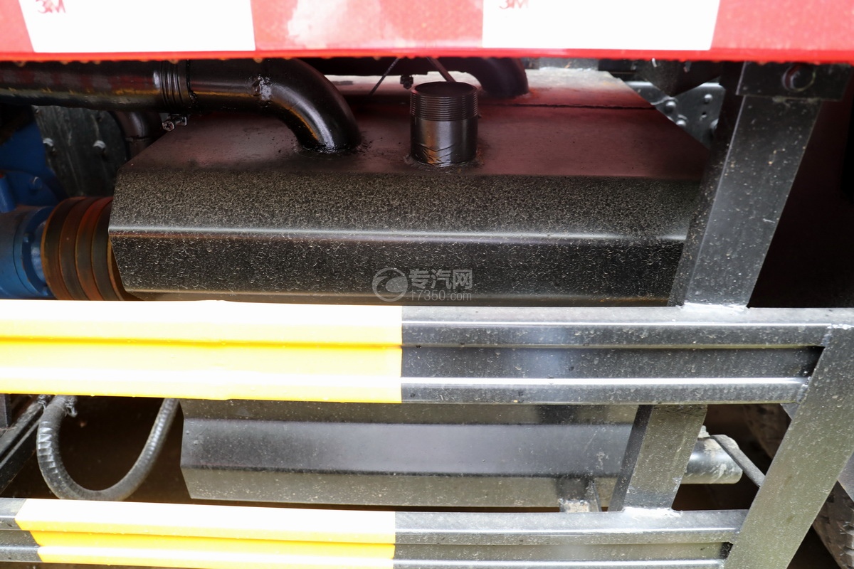 东风福瑞卡F7国六10.25方清洗吸污车细节