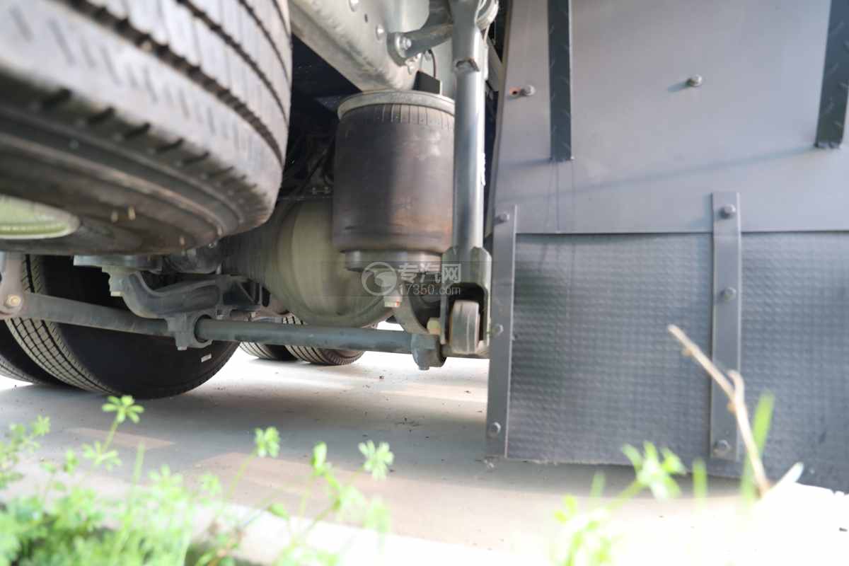 重汽豪沃TX前四后八國六9.4米氣瓶運輸車（倉欄式）后橋