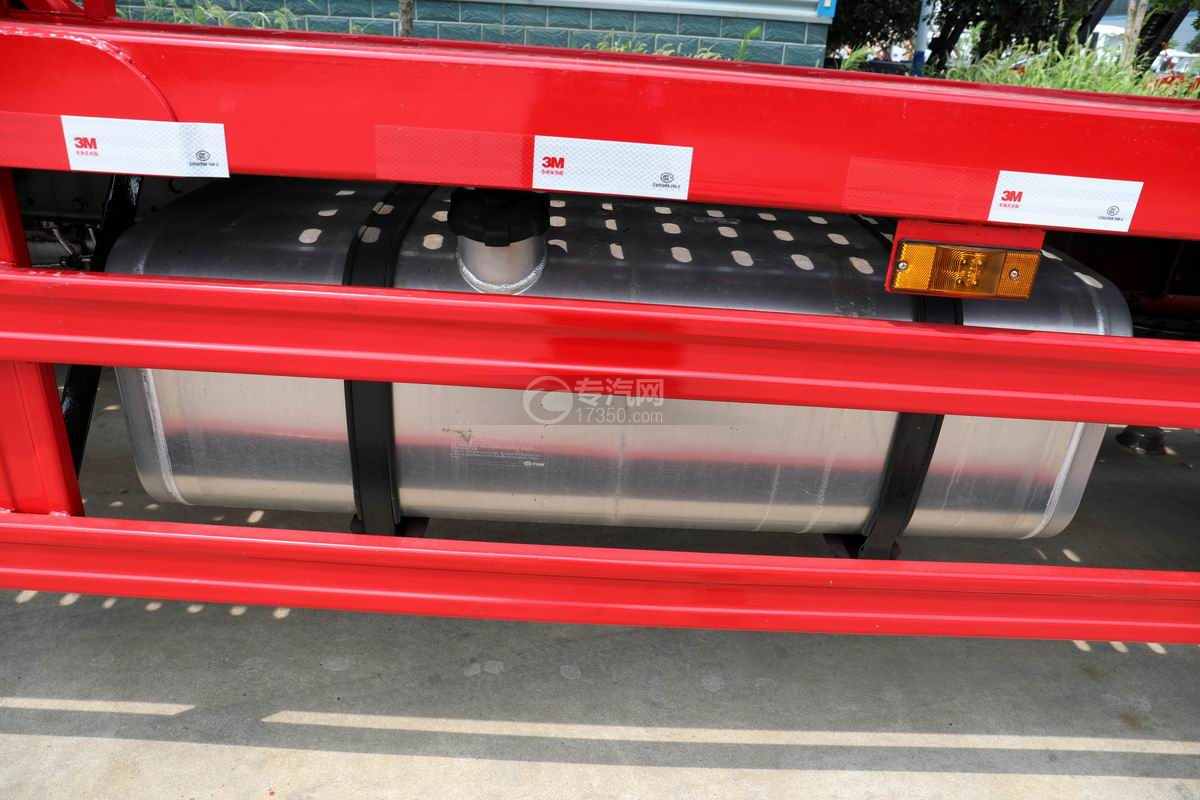 解放悍V2.0单桥国六车辆运输车(红色)铝合金油箱