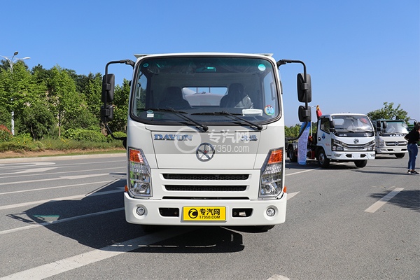 大運奧普力A3國六4.2方綠化噴灑車帶霧炮車前圖