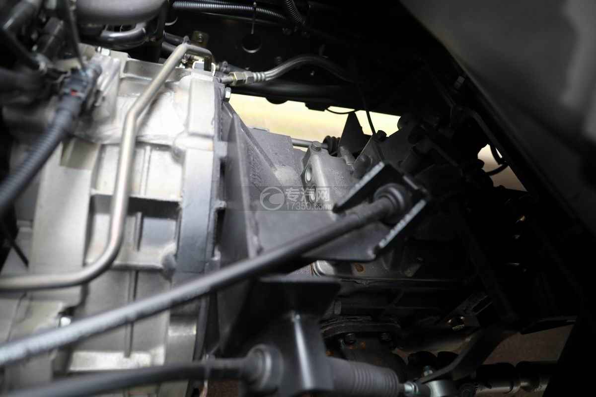 东风福瑞卡F6国六8.5方加油车变速箱