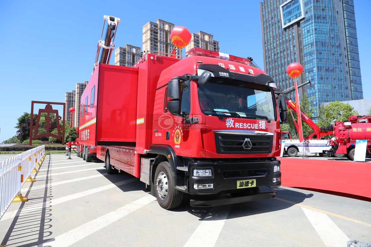 重汽汕德卡C5H單橋國六宿營車圖片