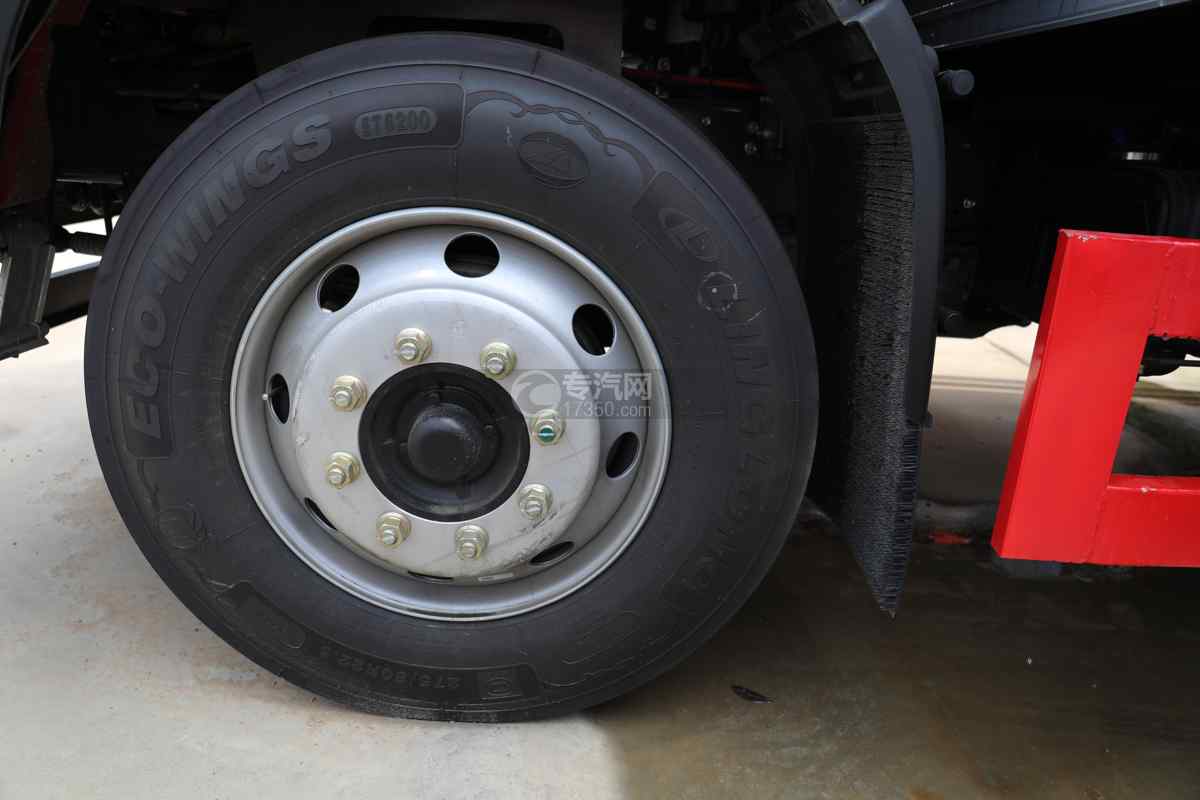 东风华神T3国六6.75米冷藏车轮胎